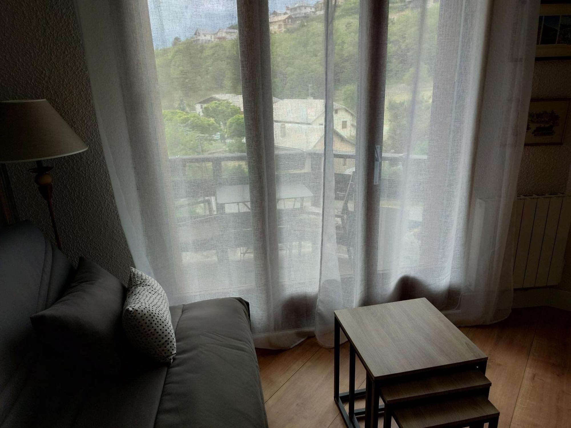 Appartement En Residence Proche Du Plan D'Eau 엠브룬 외부 사진